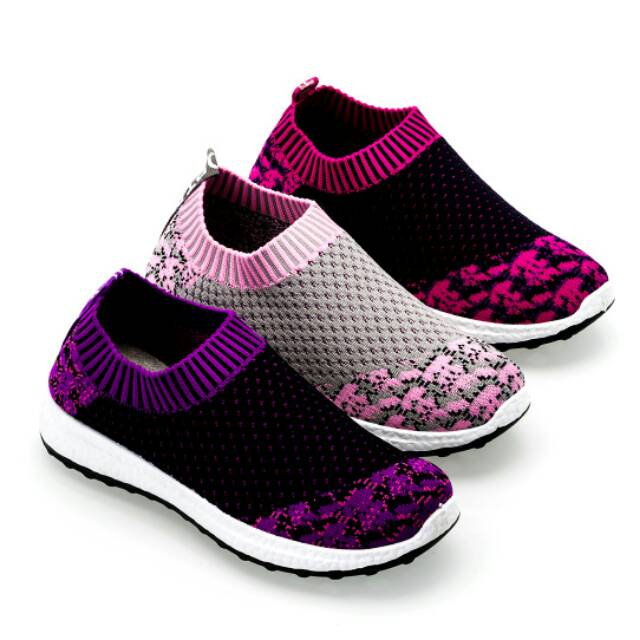 Sepatu sneakers TC-218 a