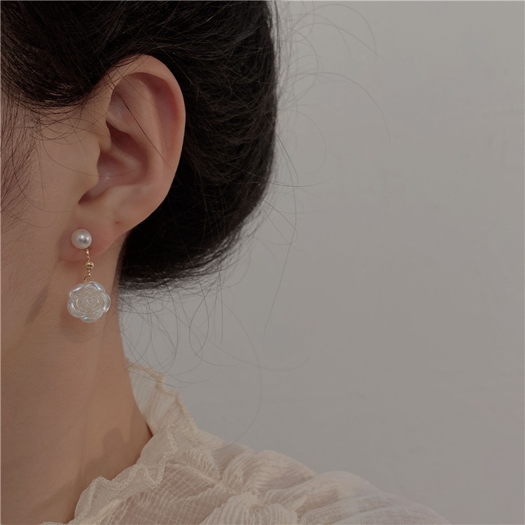 Anting Liontin Mutiara Camellia Warna Emas Untuk Aksesoris Perhiasan Wanita