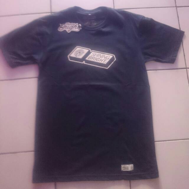 Kaos Distro Shining Bright