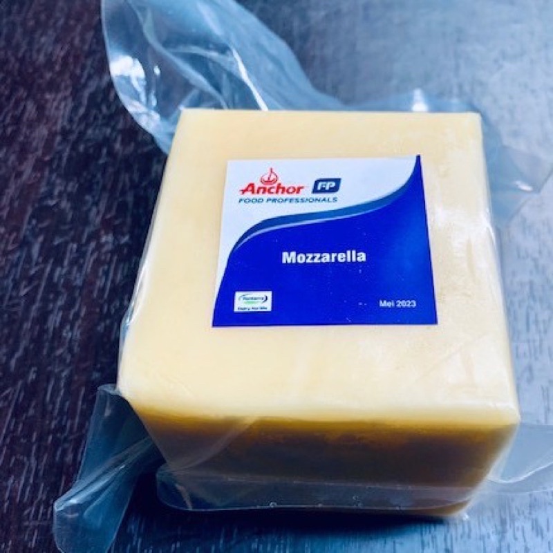 

Keju Blok Mozzarella Cheese Anchor 500Gr Halal Exp Feb 2024. Free Dus Dan Buble