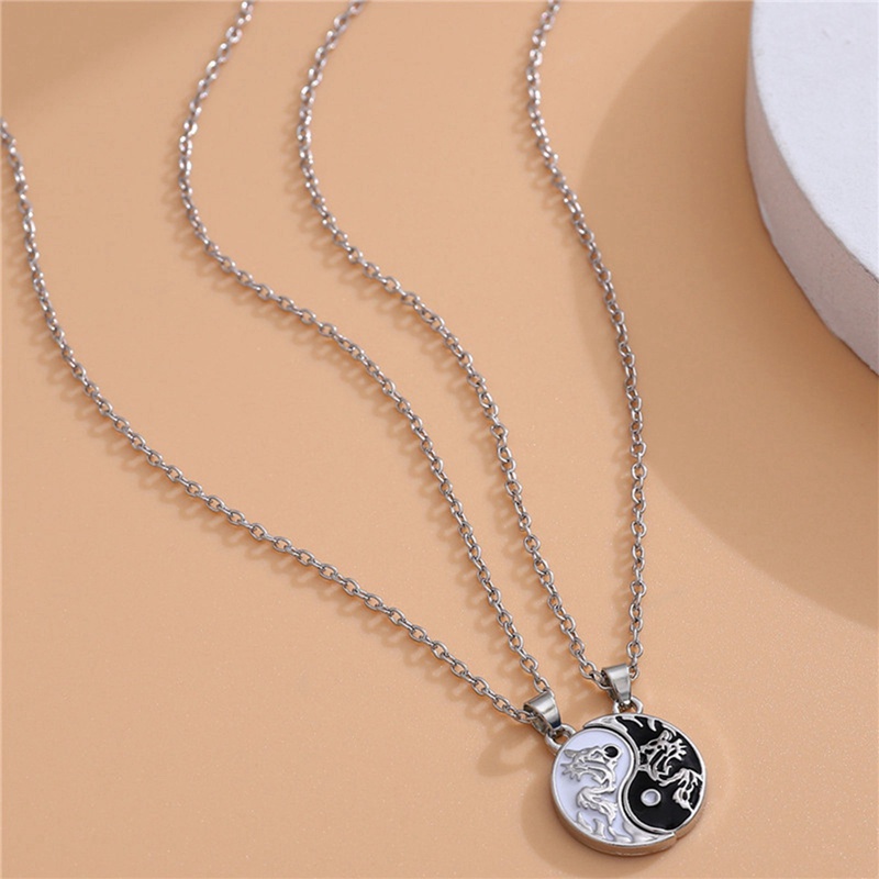 2pcs / Set Kalung Choker Liontin Yin Yang Tai Chi Cina Retro Bahan Alloy Warna Hitam Putih Untuk Pria