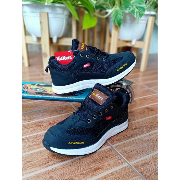 Sepatu Santai Pria Olahraga Sneakers Terbaru Cowok Kasual Casual