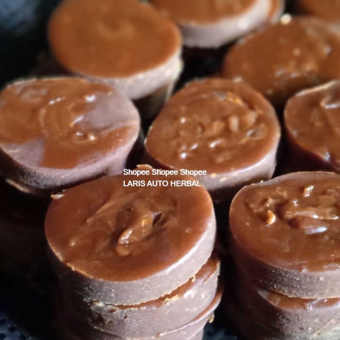 

Real palm sugar without preservatives made by Indonesian farmers