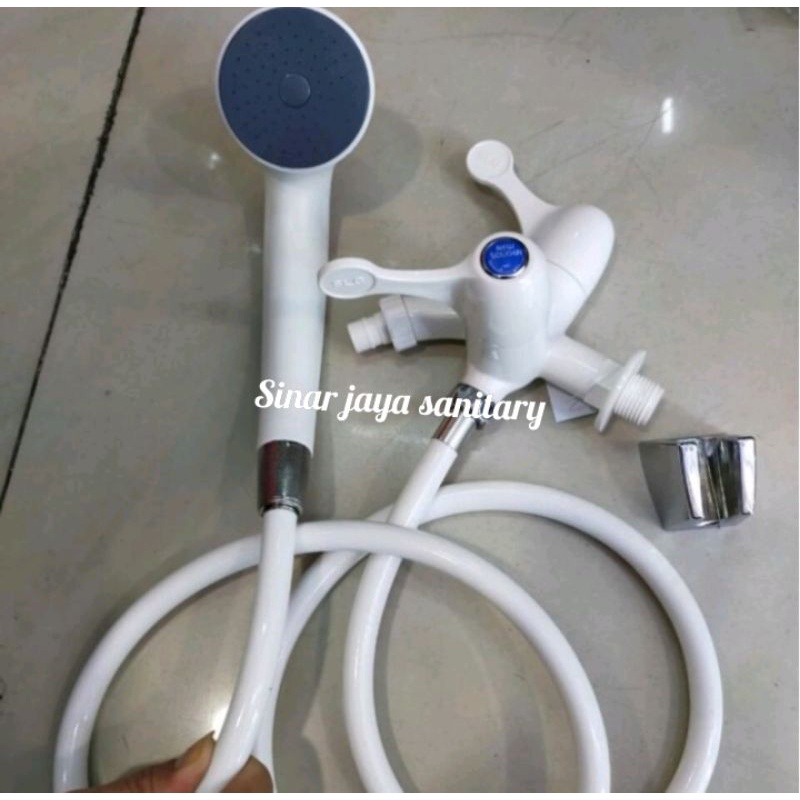 Paket hand shower putih / Hand shower komplit