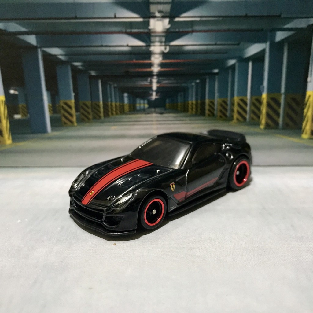 Hot Wheels Ferrari 599XX Ban Karet TH$ Super Treasure Hunt 2015