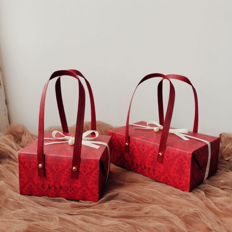 

BOX TENTENG VINTAGE GAIETY KOTAK HAMPERS NASTAR COOKIES BK-53 MERAH