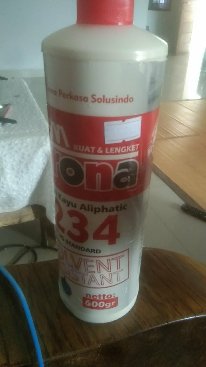 Crona Lem Kayu (lem Crona 234 600 Gram Sr Aliphatic)