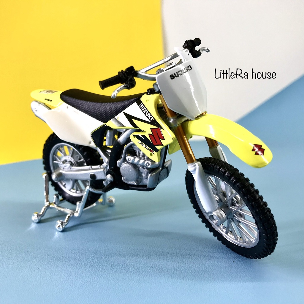 Diecast Suzuki RM-Z 250 CC Skala 1:18 | Miniatur Motor Trail ||  Suzuki Licensed Product By Maisto