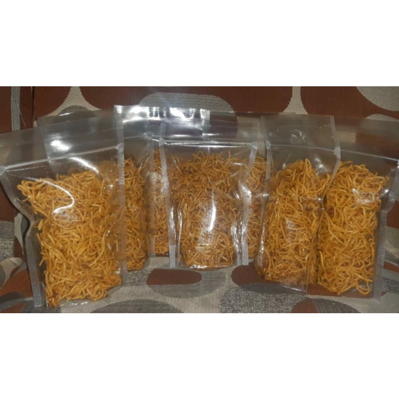 

keripik stik mie pedas