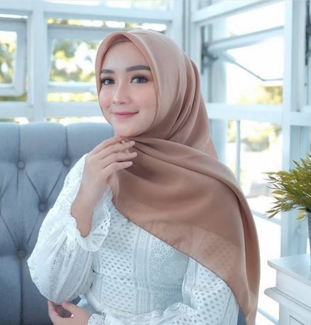 Jilbab Bella Square Polycotton/ Bella hijab/ jilbab segi empat polos