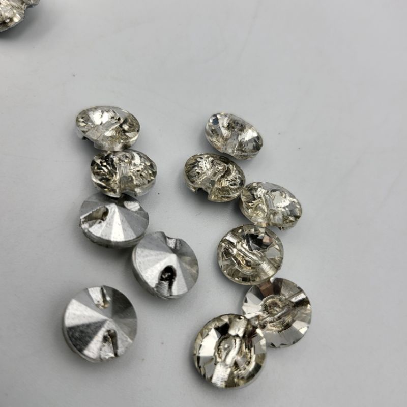 KANCING KRISTAL SEJENIS SWAROVSKI KUALITAS BAGUS KILAU GRADE AA PER BUTIR