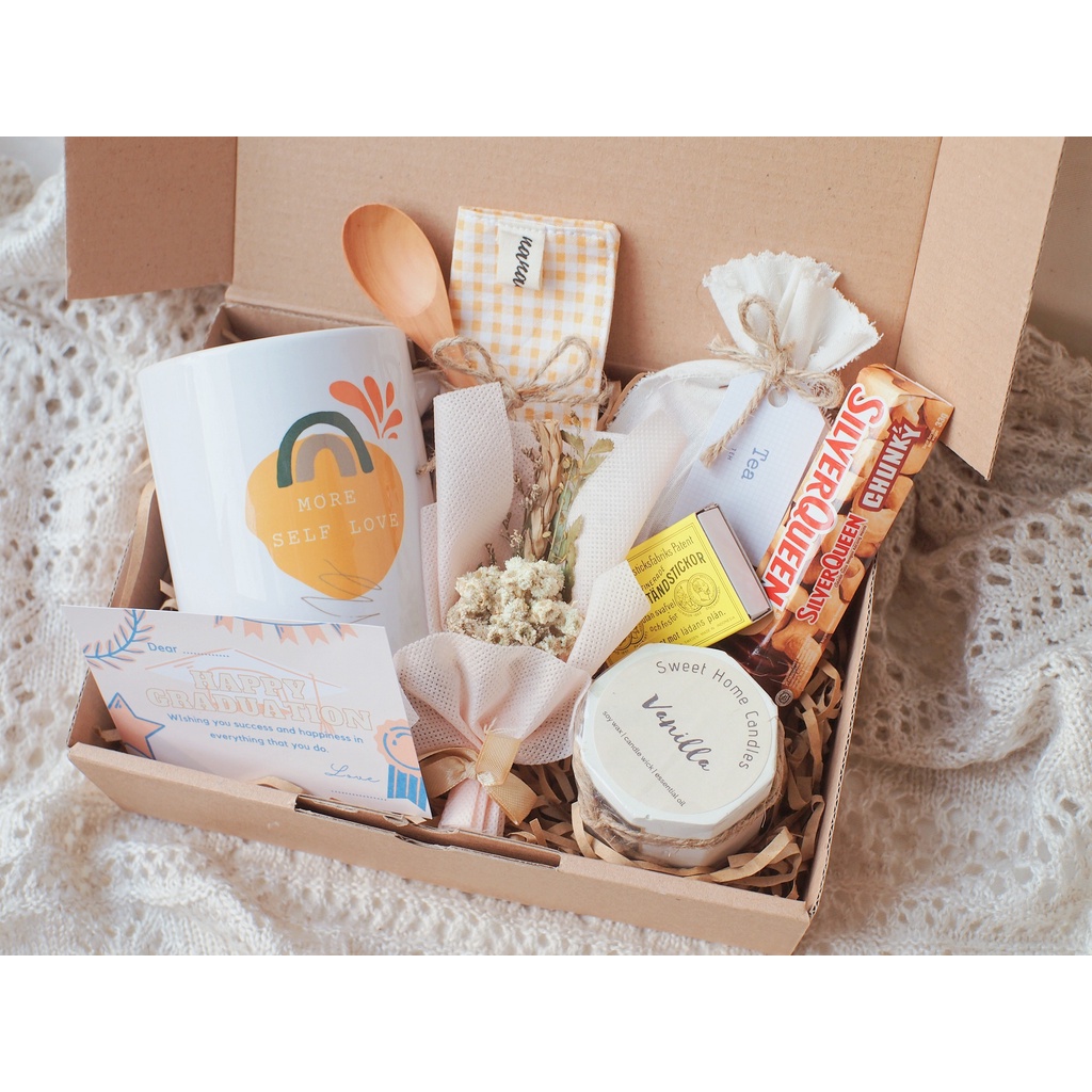 

HAMPERS GIFT BOX KADO NATAL TAHUN BARU VALENTINE ULANG TAHUN GRADUATION WEDDING SELF REWARD RAMADHAN LEBARAN