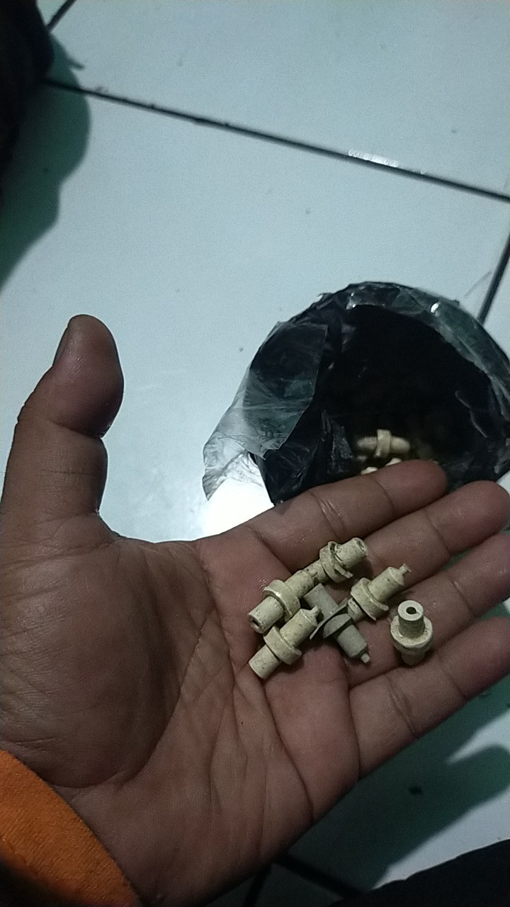 Pentil Karet Bola/pentil Buat Reparasi Bola/pentil Bola Besi Untuk. Pompa Angin