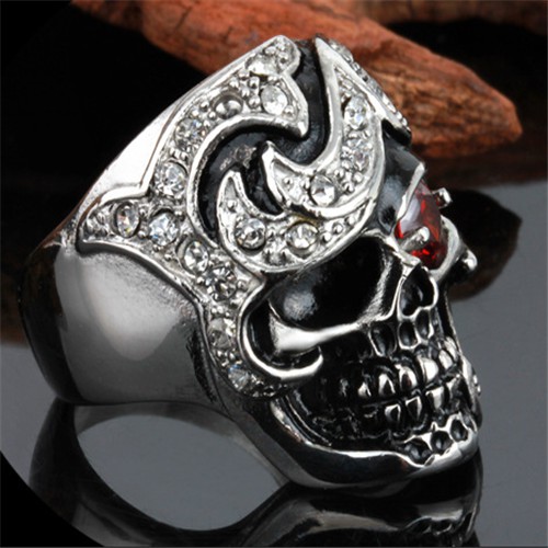 SEUSUK   Cincin Tengkorak Bermata Iblis Hiasan Batu Ruby Gaya Vintage Gothic Punk