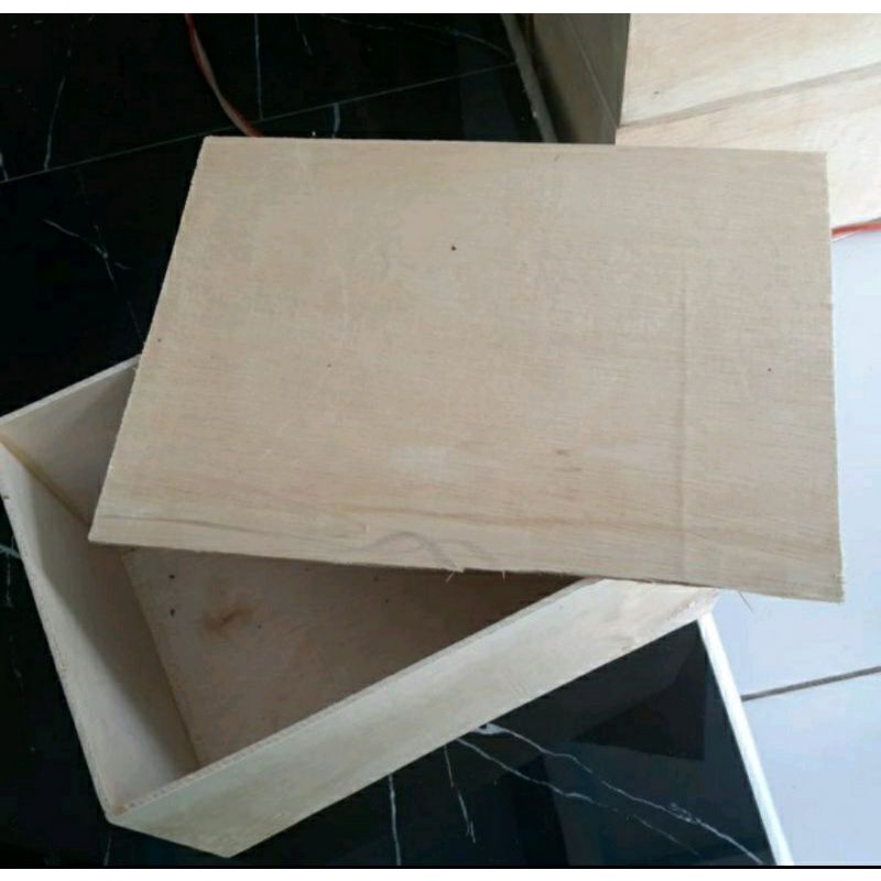 

Kotak 28x15x10cm kayu teriplek tebal 4mm