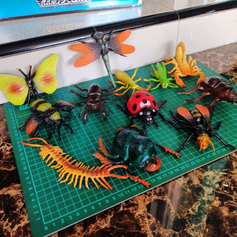 isi 12 MAINAN SERANGGA BESAR &quot;Q201-8) MYSTICAL INSECT TOYS