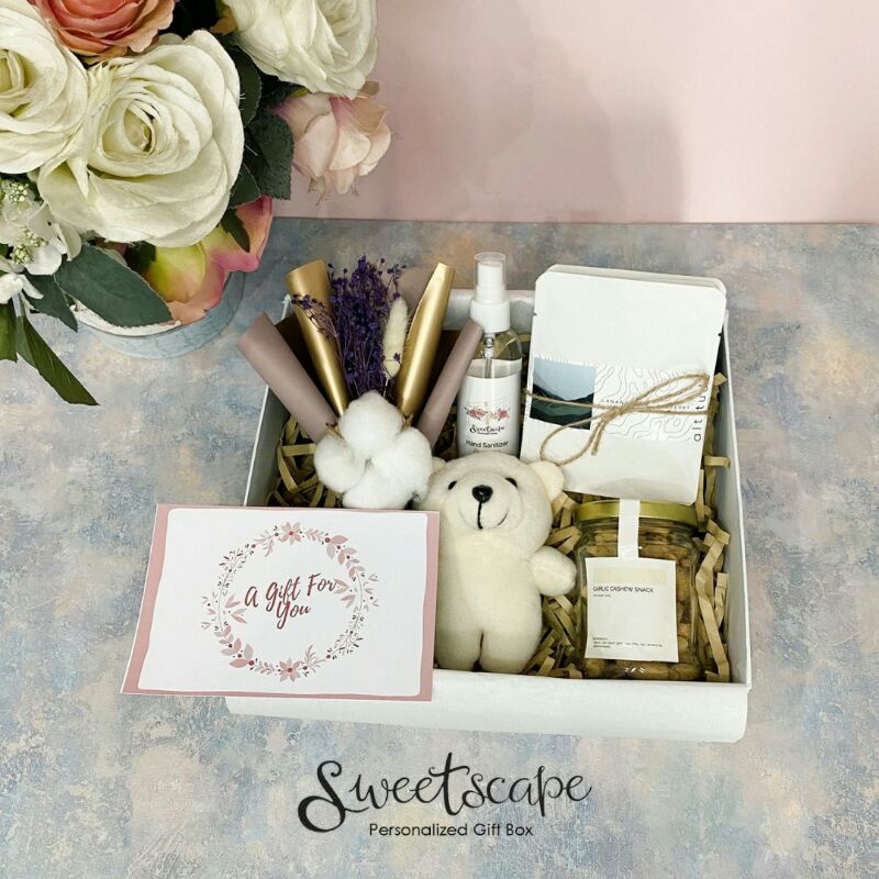 

Gift Box Package 205-Paket Hampers 205 - Special Gift Just For You