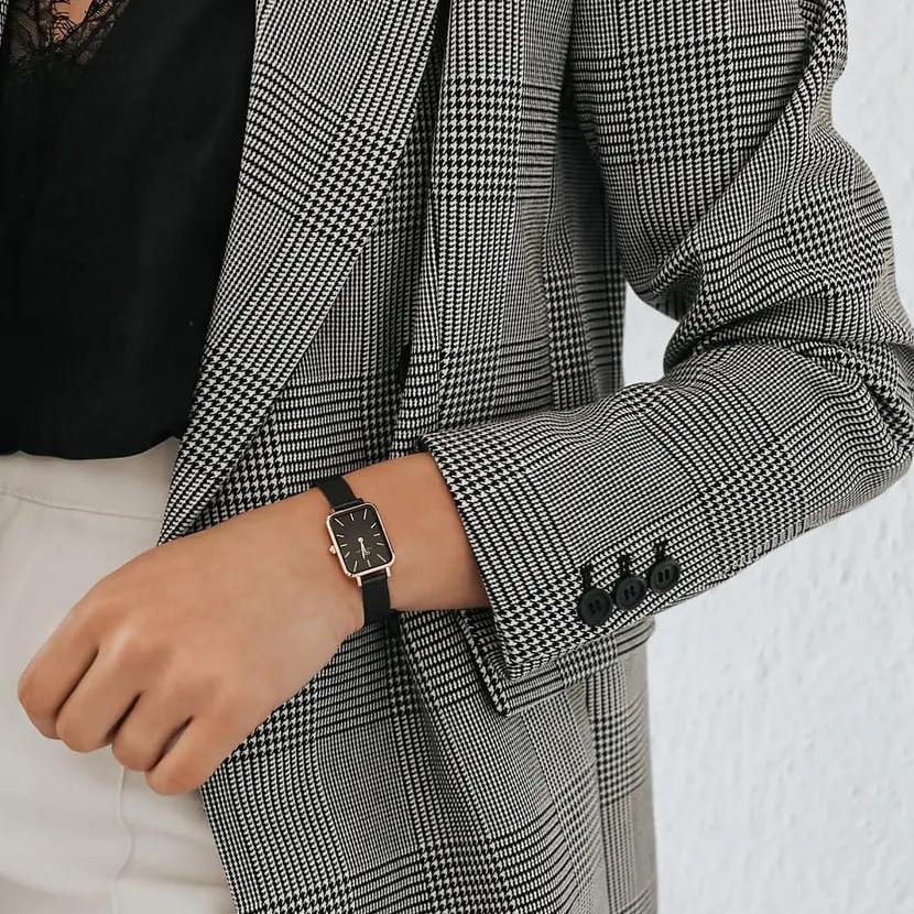 Update JAM TANGAN WANITA DW Quadro Kotak DW PETITE PASIR  KUALITI RANTAI STAINLESS DIAMETER 2,2 CM |