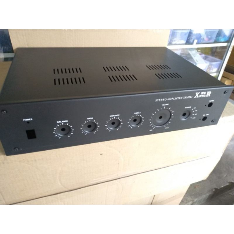 Box power amplifier XR 0201