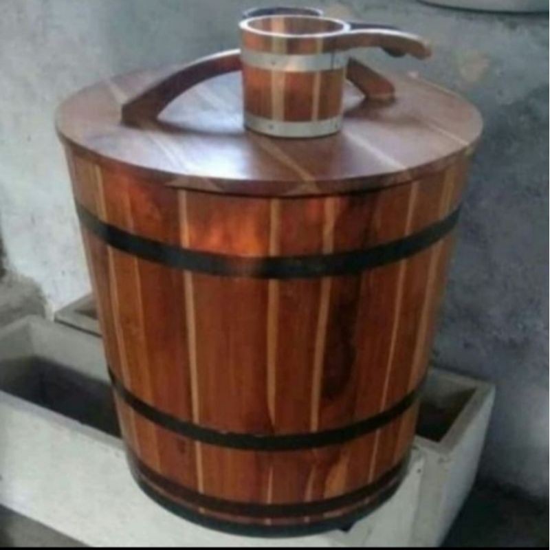 Ember / bak mandi T50x50 free gayung kayu