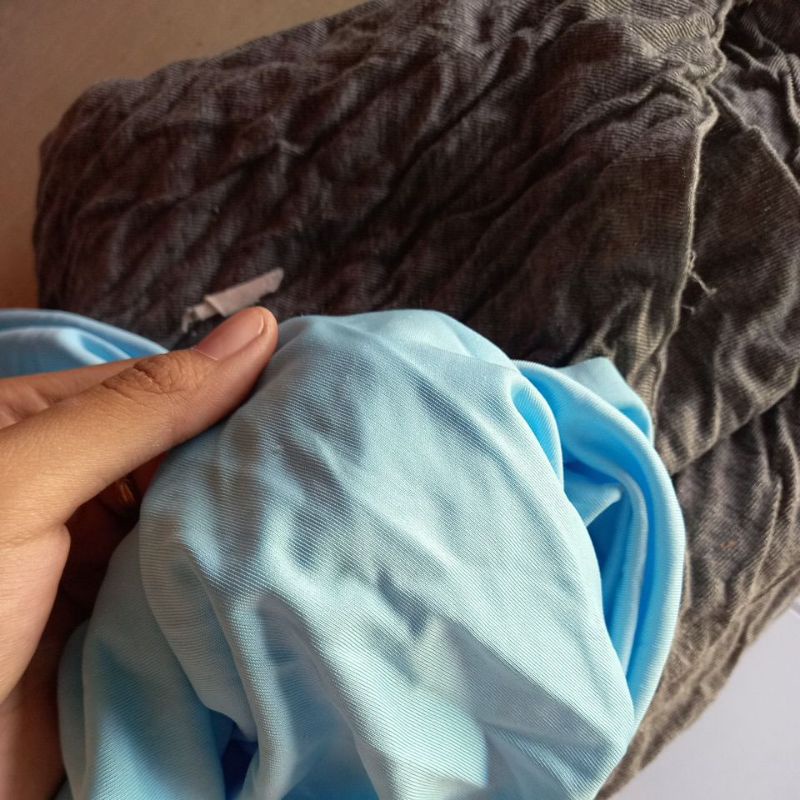 Kain kiloan PERCA sisa potongan bukan meteran atau rollan.