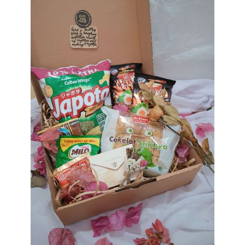 

PAKET GIFT BOX/SNACK BOX/PREMIUM SNACK BOX/GIFT CARD/KADO/HAMPERS