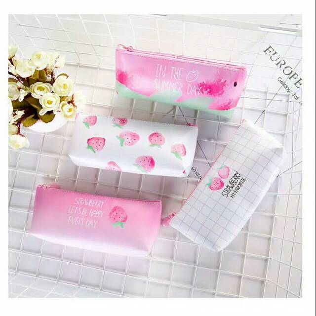 

Case pensil Strawberry