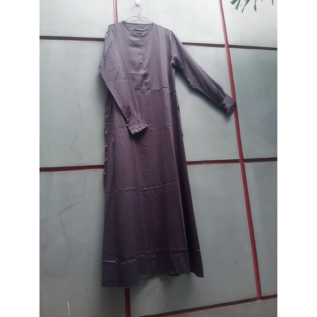 Gamis Muslimah Mewah Warna Abu-abu Keunguan Maxmara Size M