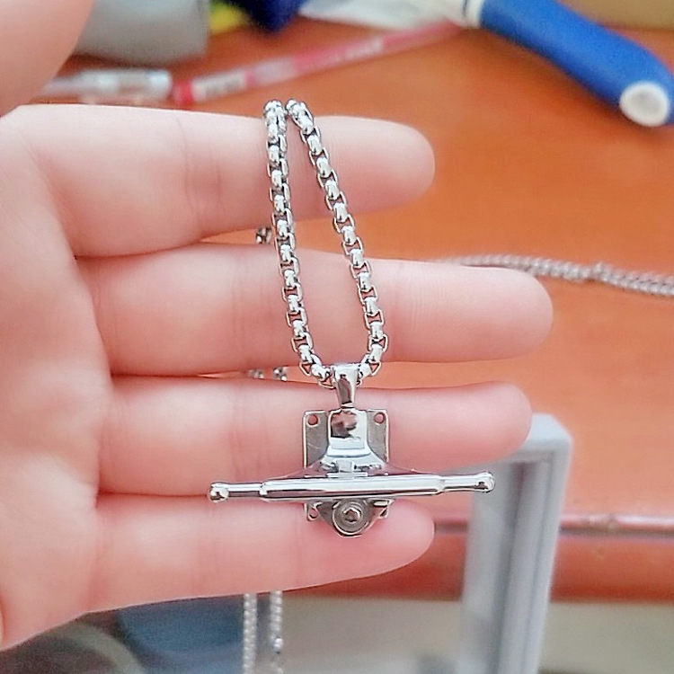 Merek Baru Baru Baru Jembatan Ombak Dukungan skate Liontin Rantai Gantung Ratu Yibo Dengan Kalung Laki-Laki Yang Sama Pribadi