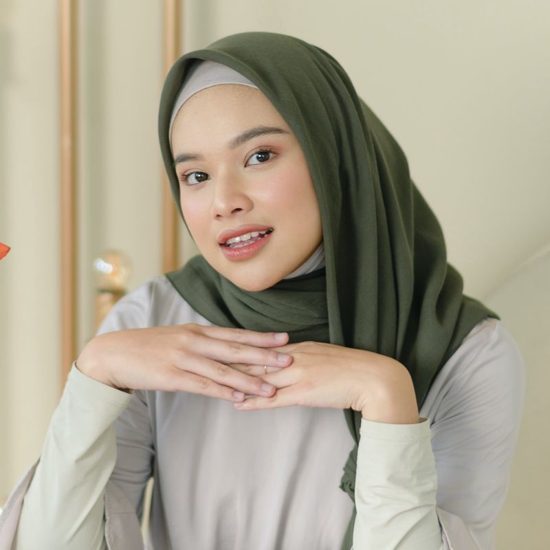 Hijab Paris Premium | Hijab Segi Empat Basic Jahit Tepi | Segi Empat Paris Premium