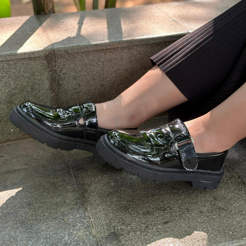 Sepatu sepatu Docmart wanita kerja formal cewek sekolah bahan kulit sintesis  ST. 42 G