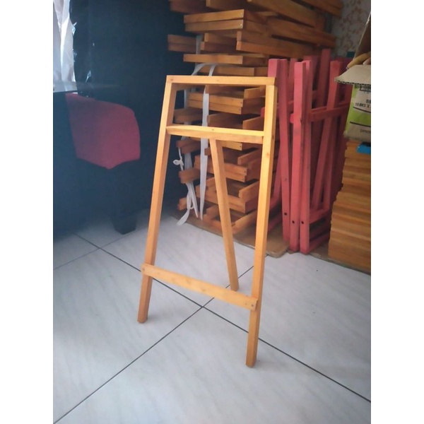 

Penyangga kayu Papan Tulis