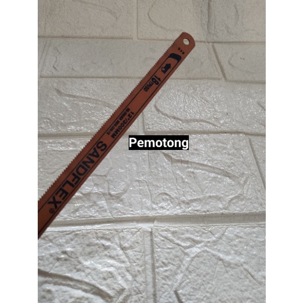 Pemotong Plint  Siku besi