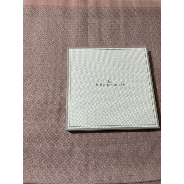 preloved buttonscarves tapis tea rose