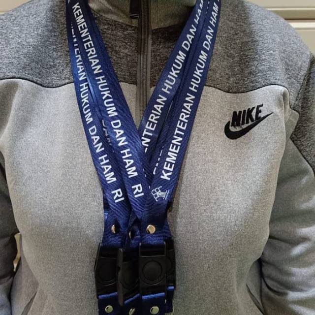 

Tali gantungan Tali Name Tag ID Card KEMENTERIAN HUKUM DAN HAM Kualitas Bagus