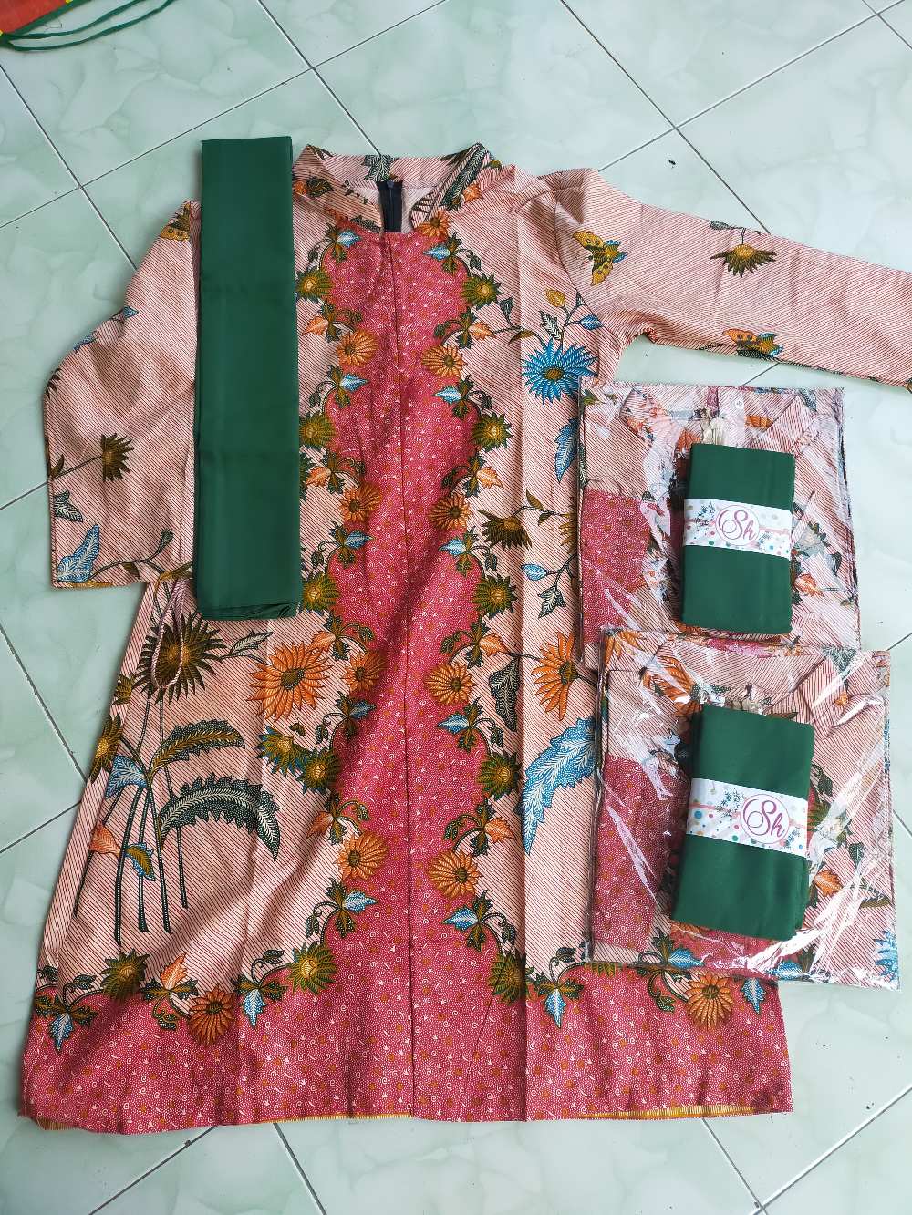 Emhabatik | Tunik Batik Zebra Ziper Depan Atasan Wanita Terkini Terlaris Asli Pekalongan