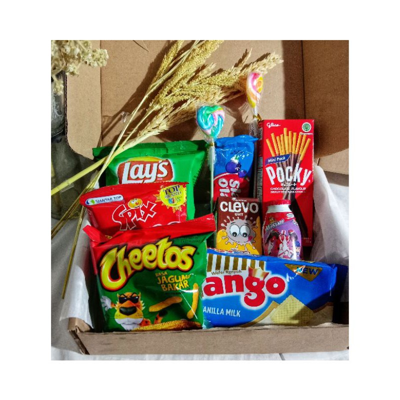 

Hampers Snack Box Elegant Spesial Kado Wisuda Kado Ultah Kado Sahabat by Kadoinaja99