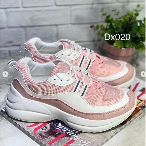 Sepatu Sneakers DX020