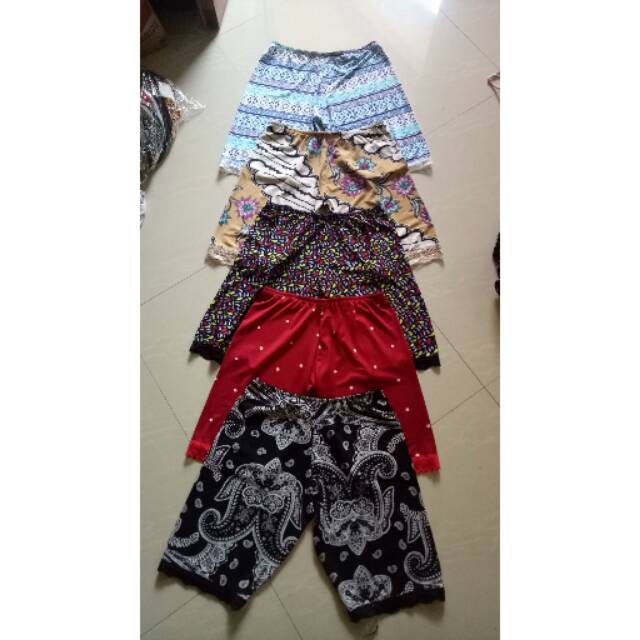 Short dewasa / pakaian dalam wanita