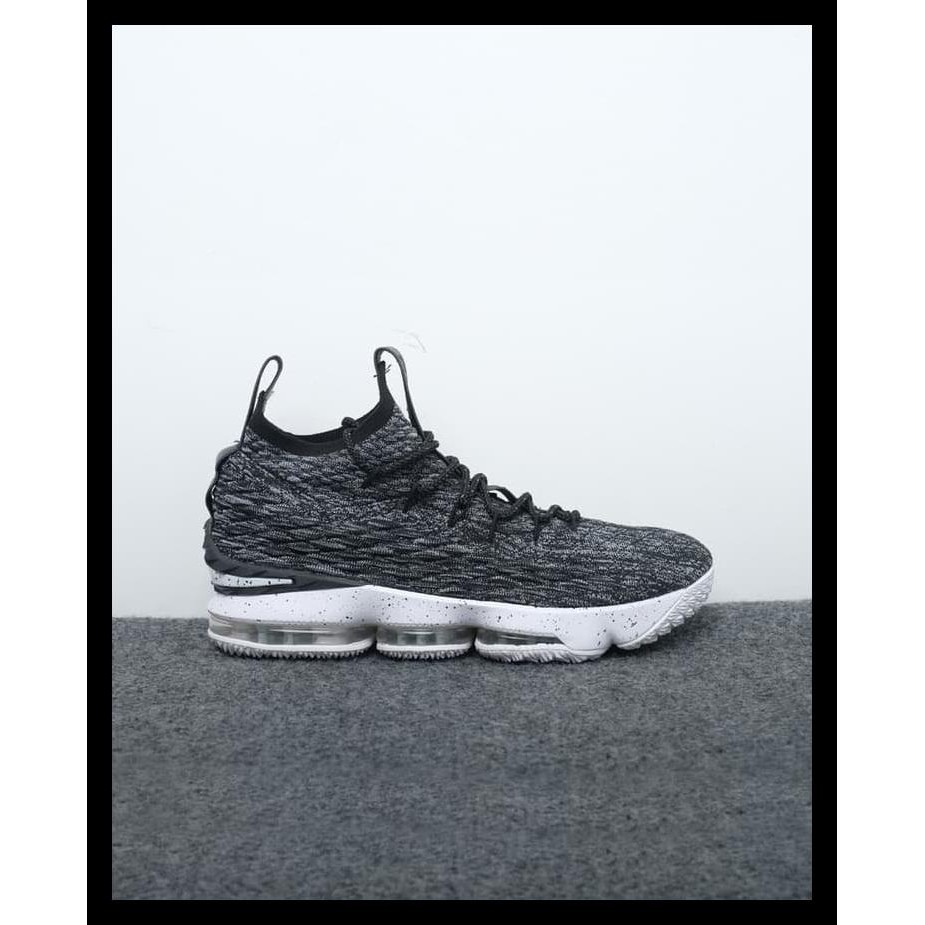 100% BERKUALITAS NIKE LEBRON 15 - BLACK WHITE - HITAM, 40 100% BERKUALITAS