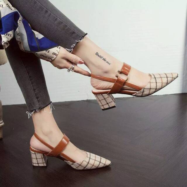 Sepatu heel korea tali coklat heels kotak tahu