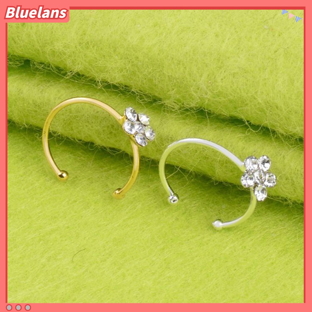 1pc Cincin Stud Tindik Hidung Desain Plum Blossom Aksen Berlian Imitasi Untuk Wanita