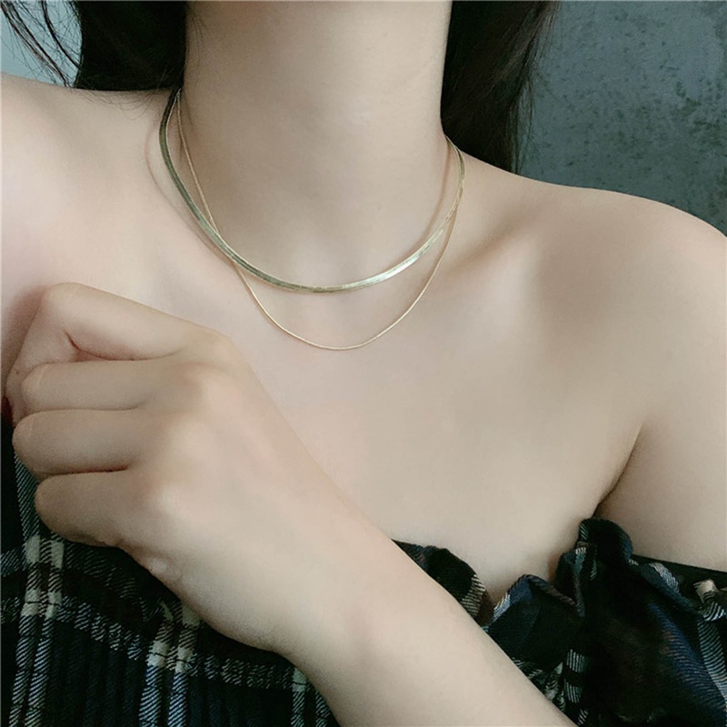 Kalung Choker Rantai Banyak Lapis Bahan Metal Warna Emas Gaya Vintage Untuk Wanita