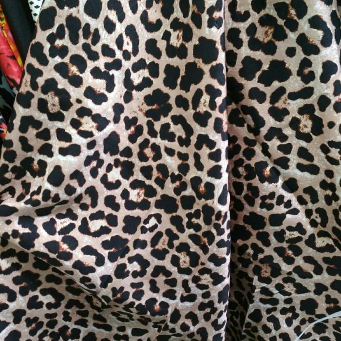 Kain | Kain/Bahan Saten Motif Macan