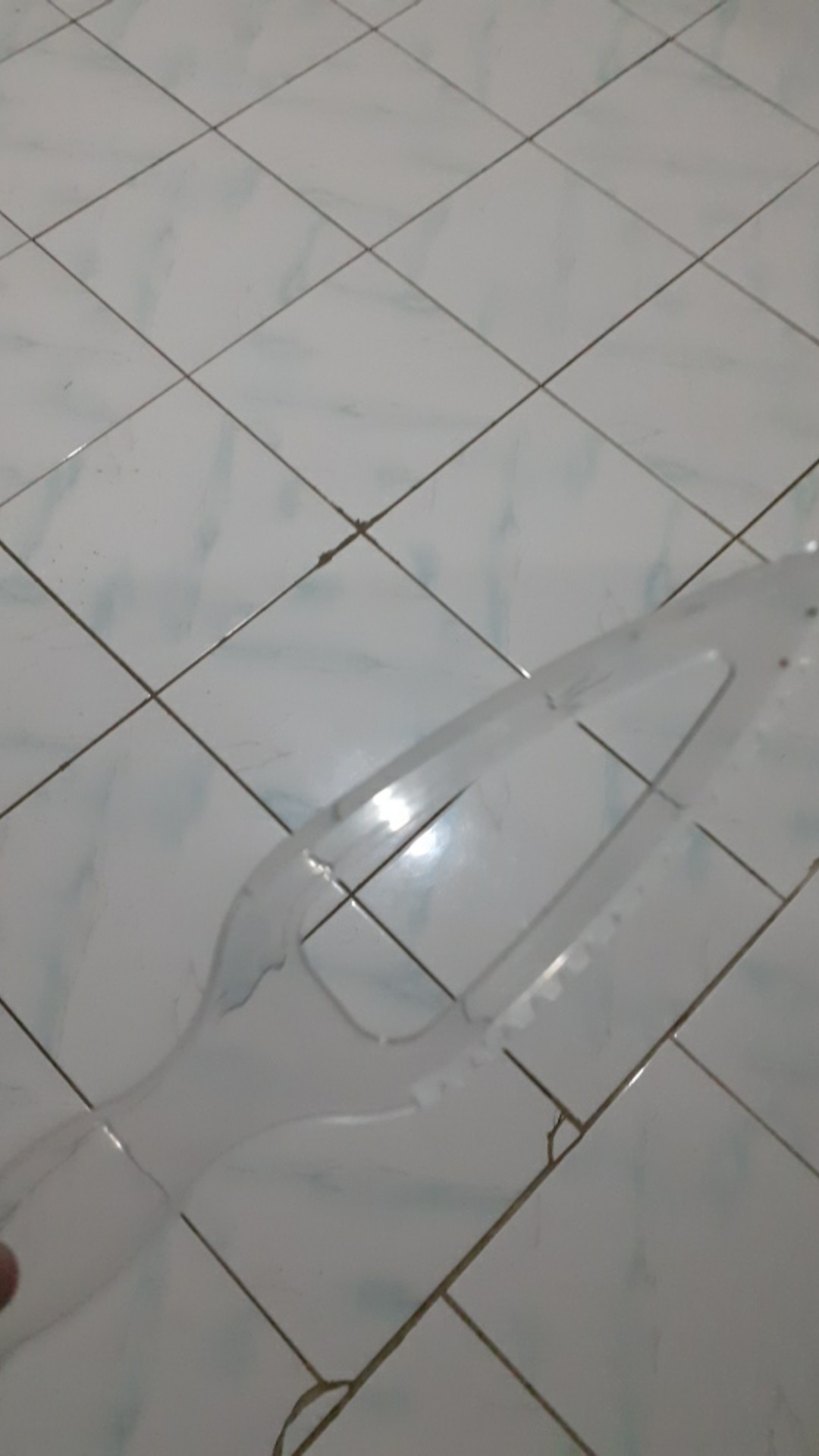 Pisau Roti Tart Bening Plastik Segitiga