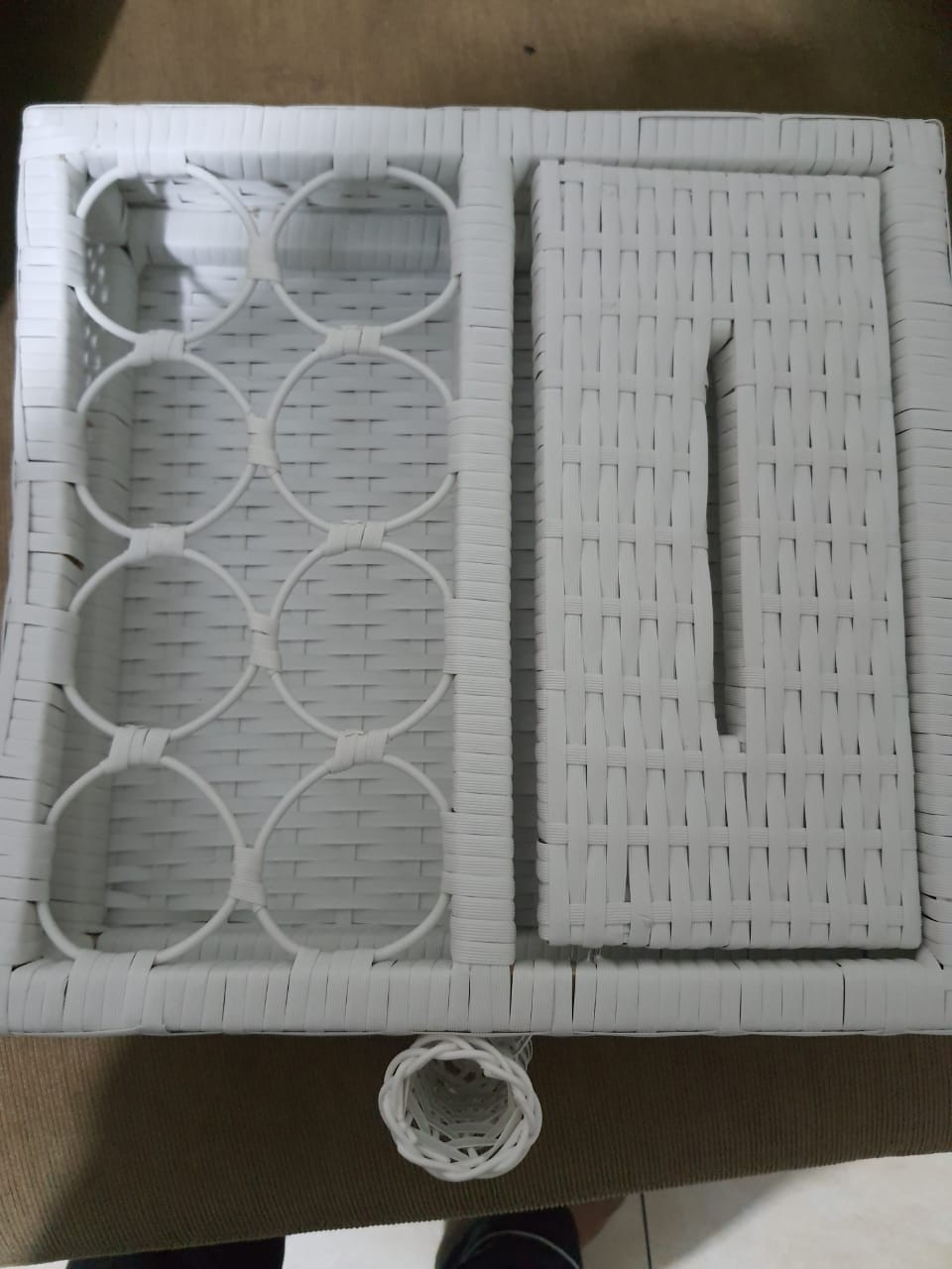 Rotan Sintetis 1 Set Wadah Aqua Dan Tisu