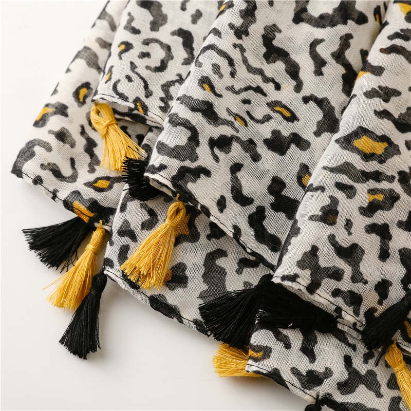 ITSFRIDAY BRIAR Scarf - Premium Pashmina Shawl Selendang Syal Pasmina Hijab Import Motif Leopard Balck White Tassel