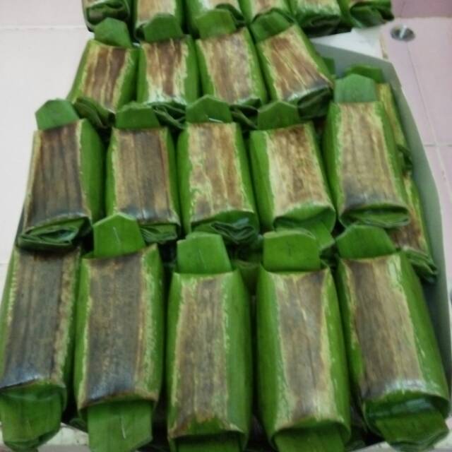 

Lemper original isi ayam