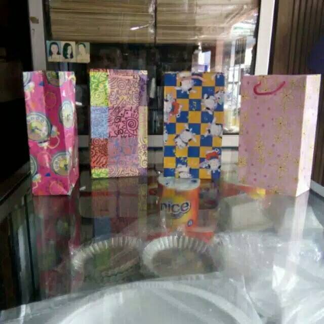 

Tas kertas ulang tahun/paperbag/wrapping/goodie bag