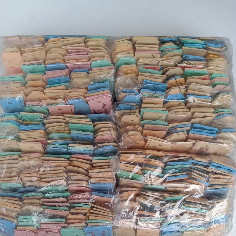 MAINAN PARASUTAN KECIL BUSA PLASTIK WARNA WARNI 1 BAL ISI 500 PCS